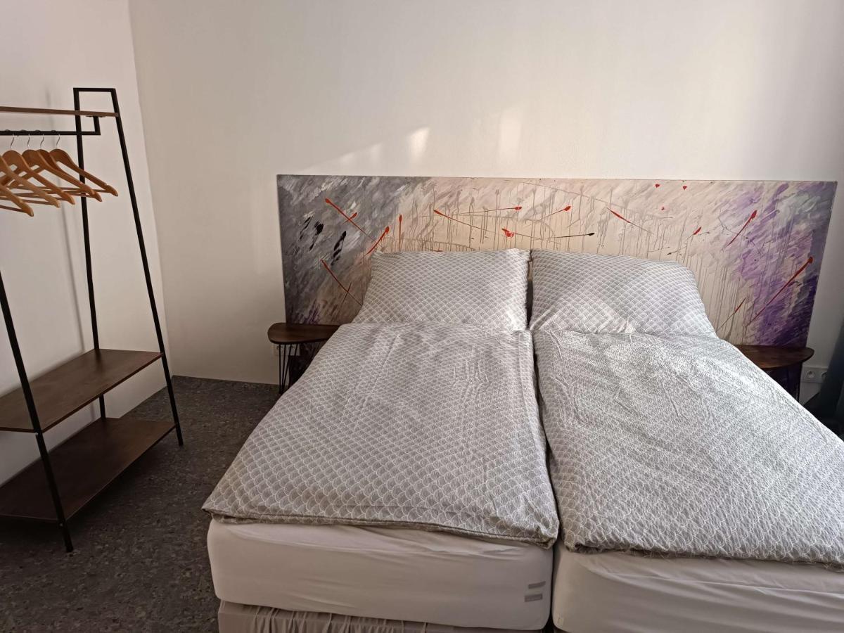 Apartmany Nad Splavem Znojmo Esterno foto