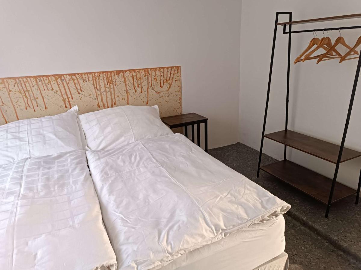 Apartmany Nad Splavem Znojmo Esterno foto